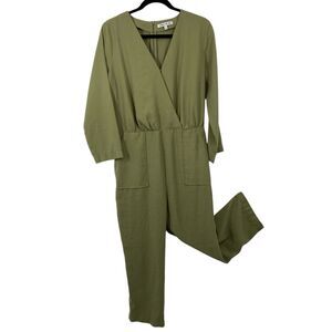 Elizabeth and James Jumpsuit size Medium Long Sleeve V-Neck Rayon Blend Green